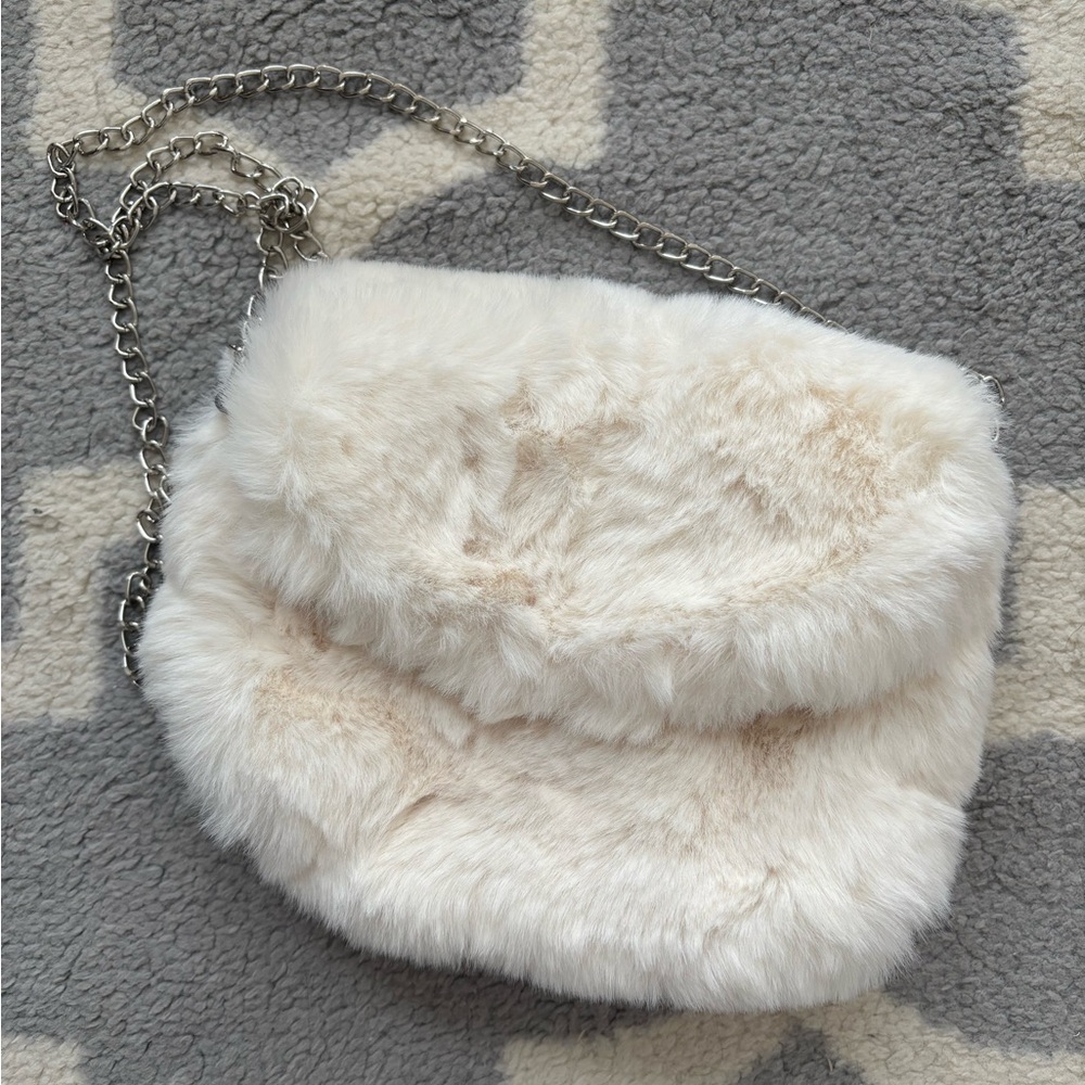 Elegant White Cream Faux Fur Chain Bag